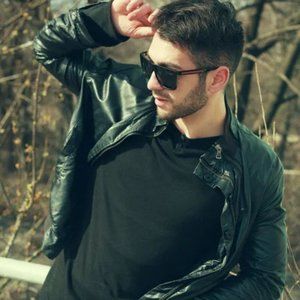 Meet your Posher, Carlos